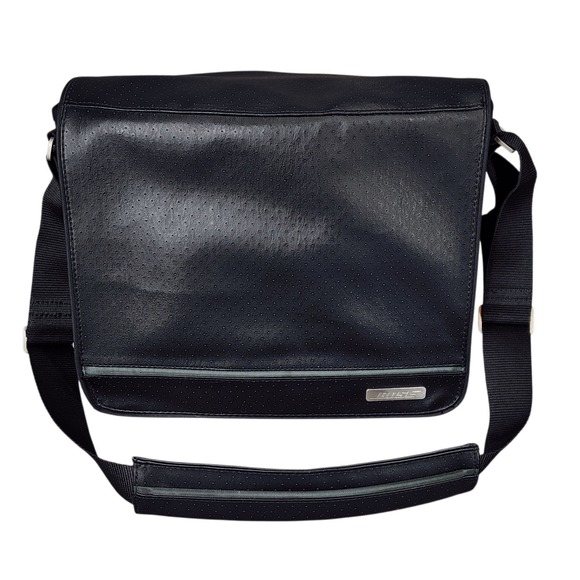 Bose Handbags - Bose Portable SoundDock Carry Case Travel Crossbody Messenger Bag Black‎ 12x10